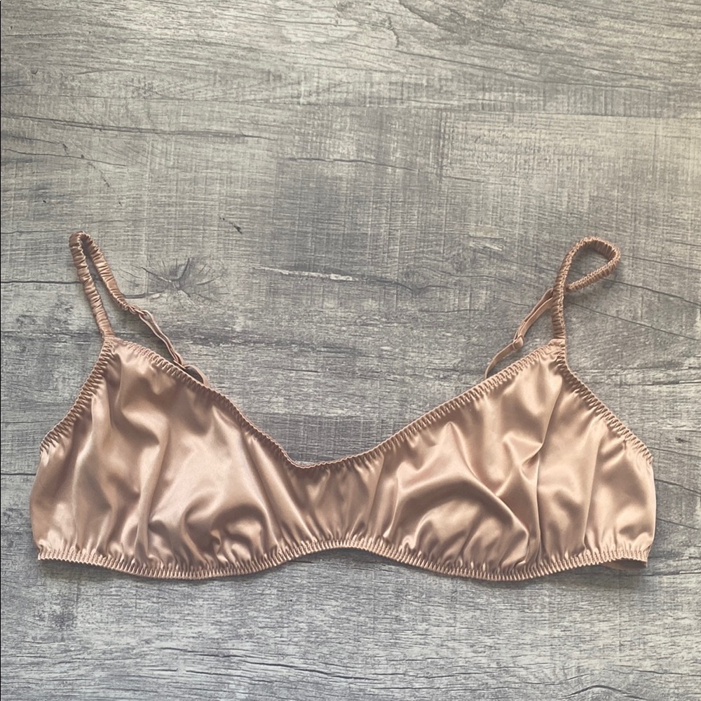 SKIMS Stretch Satin Scoop Neck Bralette